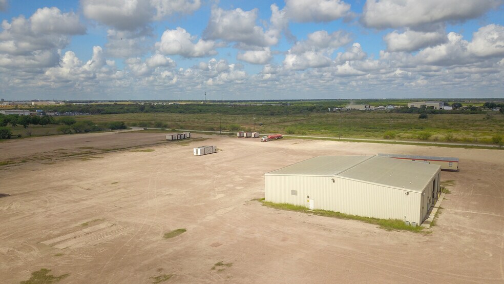 8609 Lone Tree Rd, Victoria, TX à vendre - Photo du bâtiment - Image 2 de 23