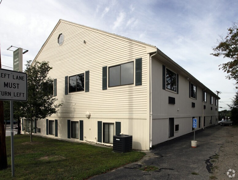 840 Main St, Millis-Clicquot, MA à louer - Photo du bâtiment - Image 3 de 21