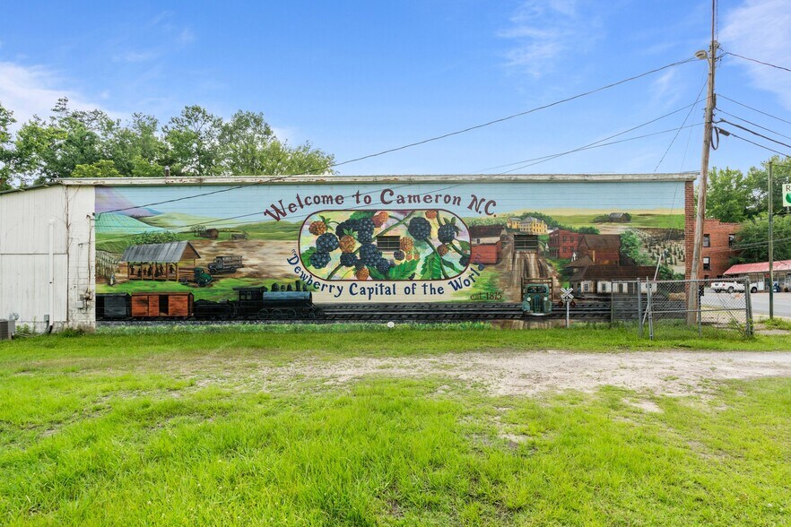 403 Carthage St, Cameron, NC à vendre - Photo du bâtiment - Image 3 de 24