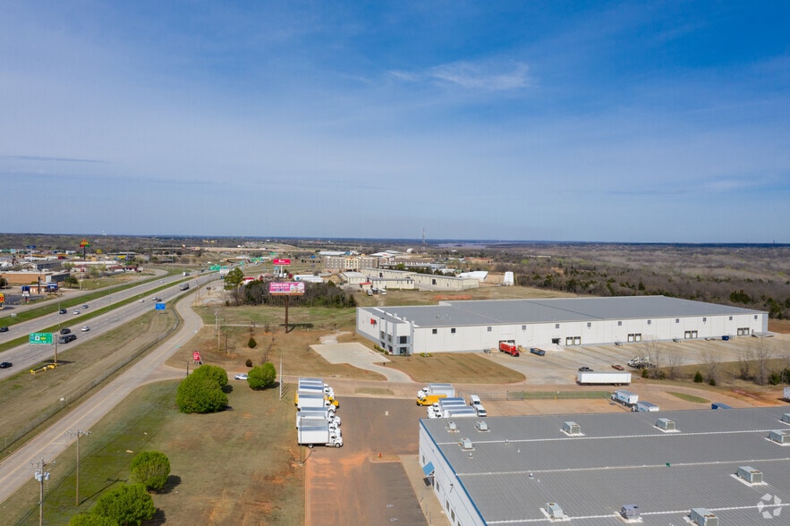 11400 N I-35 Service Rd, Oklahoma City, OK for lease - Building Photo - Image 3 of 8