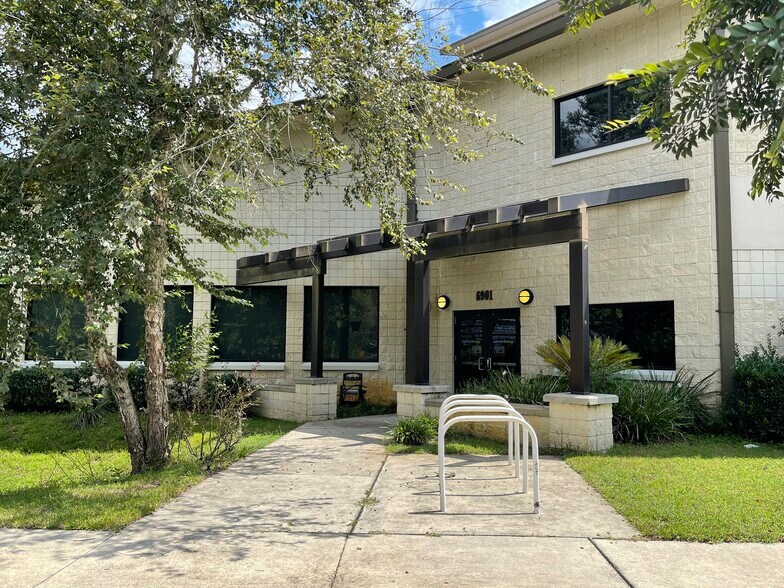 6901 SW 24th Ave, Gainesville, FL à louer - Photo du bâtiment - Image 2 de 26
