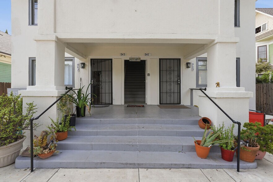 943-949 Chestnut Ave, Long Beach, CA à vendre - Photo du bâtiment - Image 2 de 28