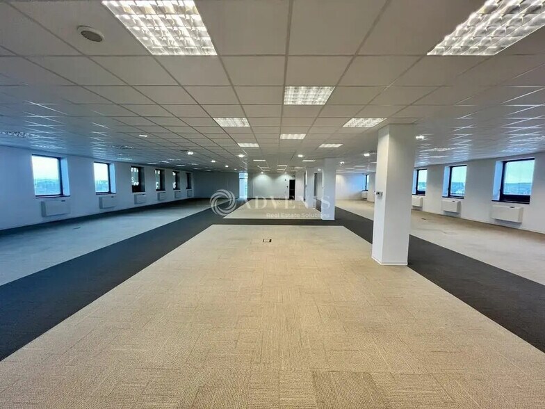 Bureau dans SAINT-OUEN-L'AUMONE à louer - Photo du bâtiment - Image 3 de 10