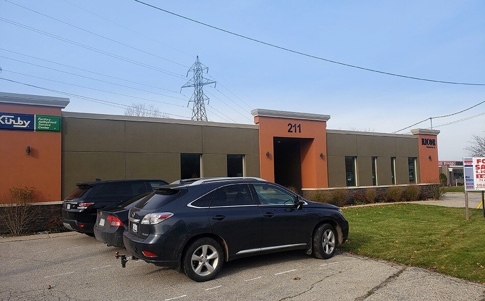 211-215 Adelaide St S, London, ON à vendre Photo principale- Image 1 de 1