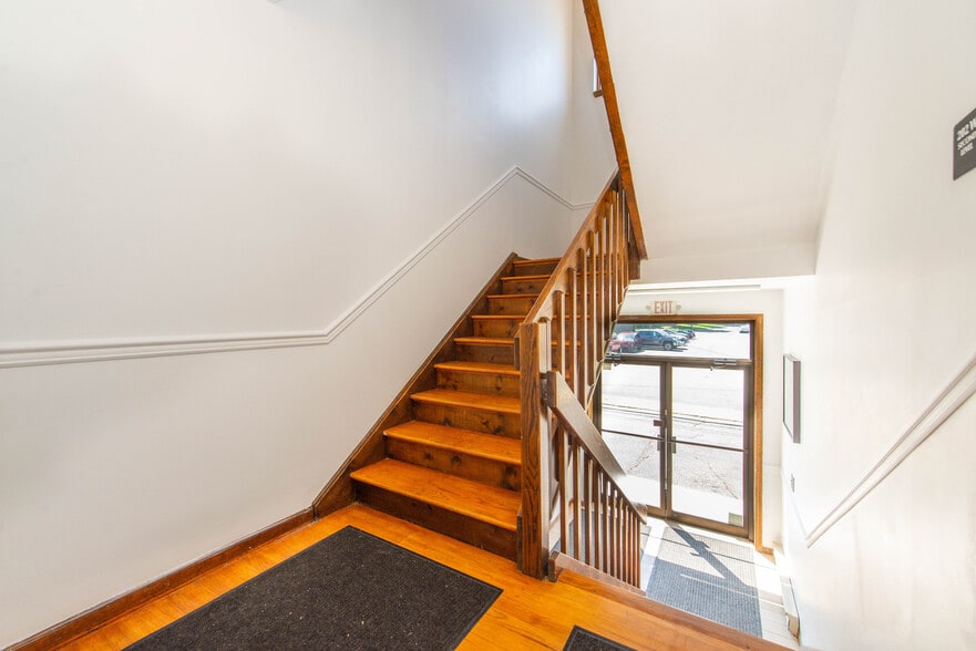 16 Chestnut St, Emerson, NJ for lease - Building Photo - Image 3 of 14