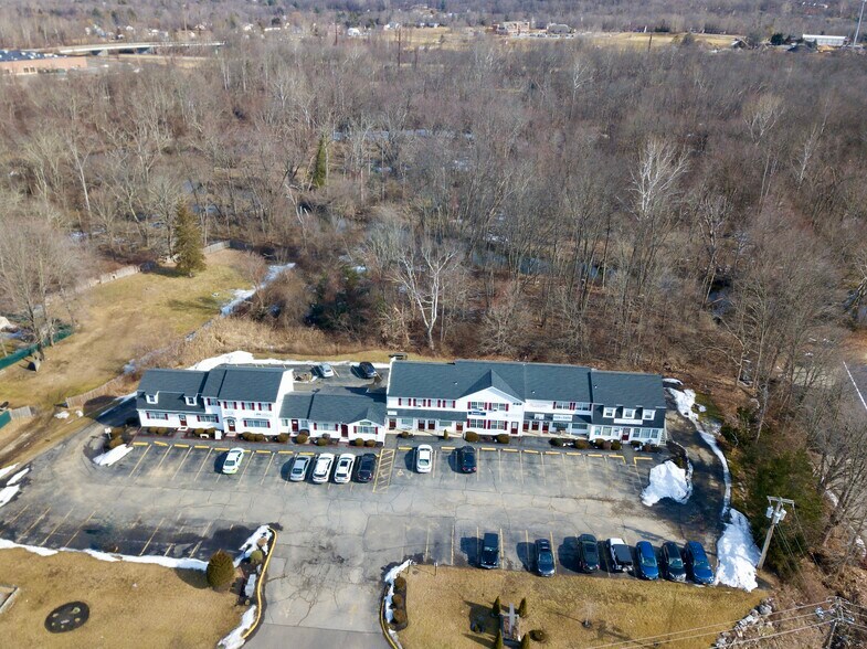 499 Federal Rd, Brookfield, CT à louer - Photo du bâtiment - Image 2 de 7