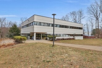 160 Chapel Rd, Manchester, CT for lease Building Photo- Image 2 of 37