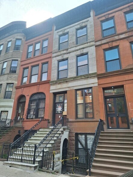 522 W 142nd St, New York, NY à vendre - Photo du bâtiment - Image 1 de 1
