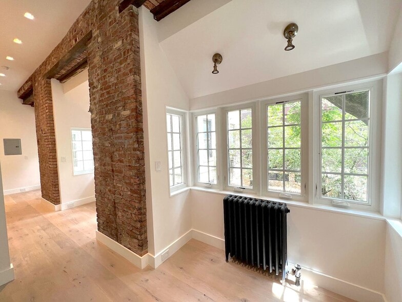 28 W 89th St, New York, NY for sale - Building Photo - Image 3 of 19