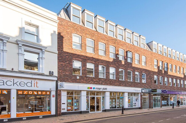 Plus de détails pour 25-37 Queen St, Maidenhead - Bureau à louer