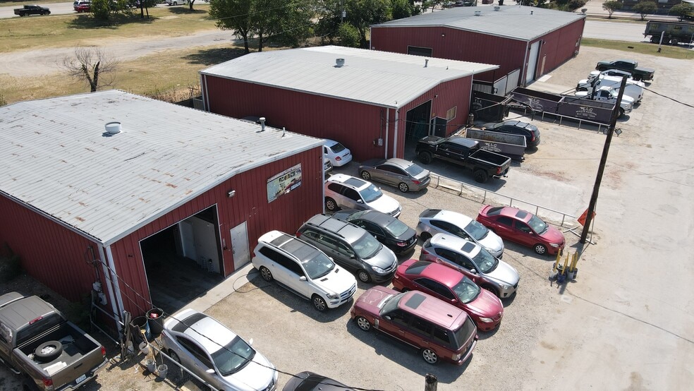 108 Industrial Dr, Kennedale, TX for sale - Building Photo - Image 3 of 7