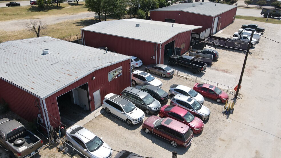 108 Industrial Dr, Kennedale, TX à vendre - Photo du bâtiment - Image 3 de 7