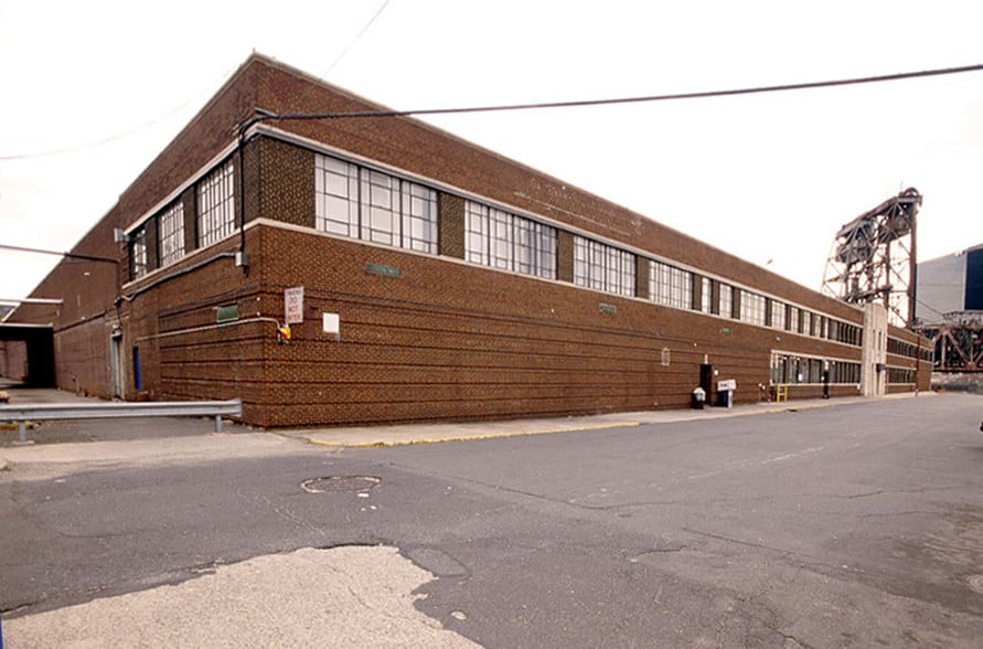 1000 1st St, Harrison, NJ for lease - Building Photo - Image 3 of 9