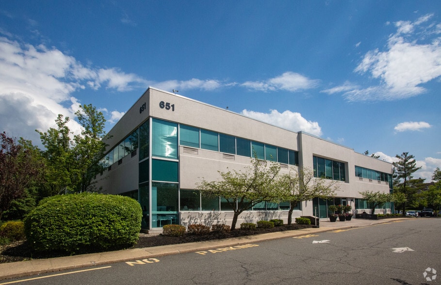 651 Old Mount Pleasant Ave, Livingston, NJ for lease - Building Photo - Image 1 of 13