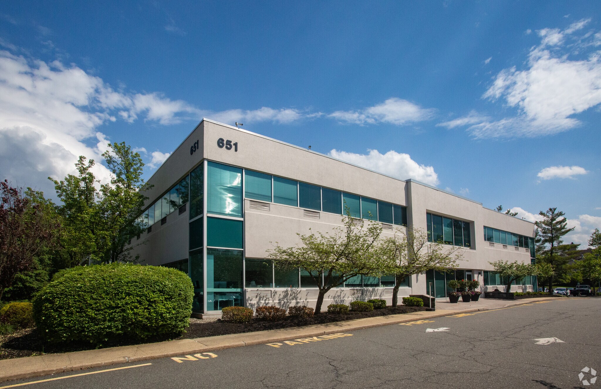 651 Old Mount Pleasant Ave, Livingston, NJ à louer Photo du bâtiment- Image 1 de 14