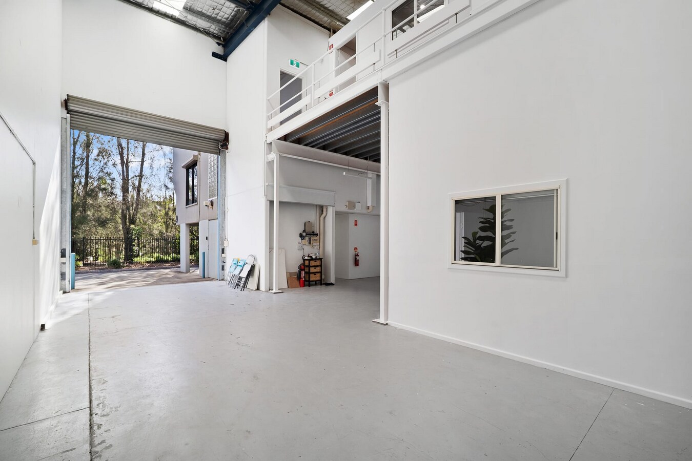 16-18 Northumberland Rd, Caringbah, NSW 2229 - Unit 9 - - Interior Photo - Image 1 of 5