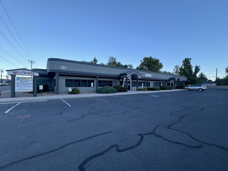 307 W Winnie Ln, Carson City, NV for lease - Building Photo - Image 1 of 7