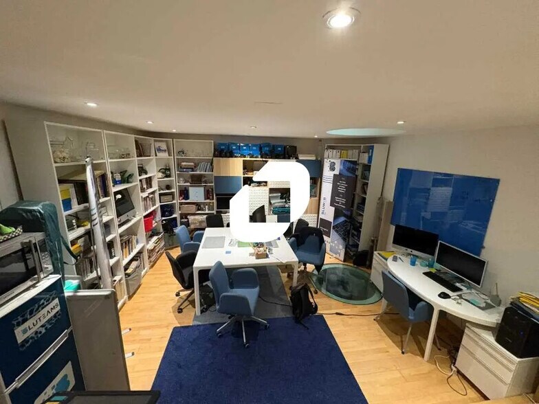 Bureau dans Saint-Germain-en-Laye à louer - Photo intérieure - Image 2 de 2