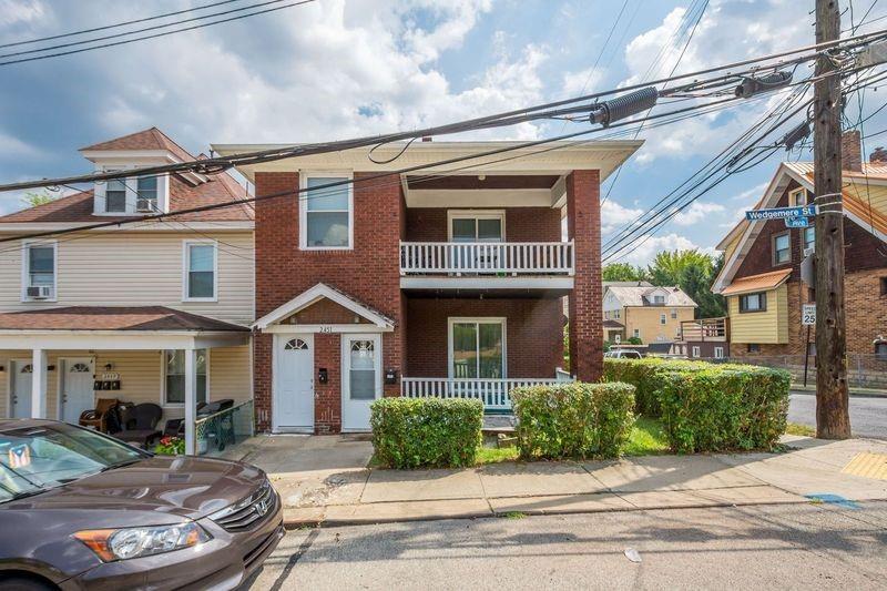 2451 Wedgemere St, Pittsburgh, PA à vendre - Photo principale - Image 1 de 1