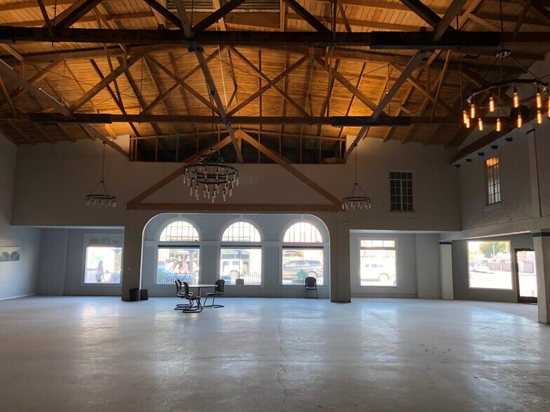701 Fulton St, Fresno, CA for lease - Building Photo - Image 2 of 6