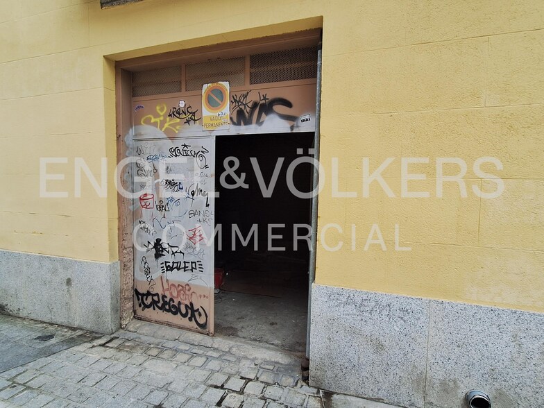 Commerce de détail dans Madrid, Madrid à louer - Photo du bâtiment - Image 1 de 2