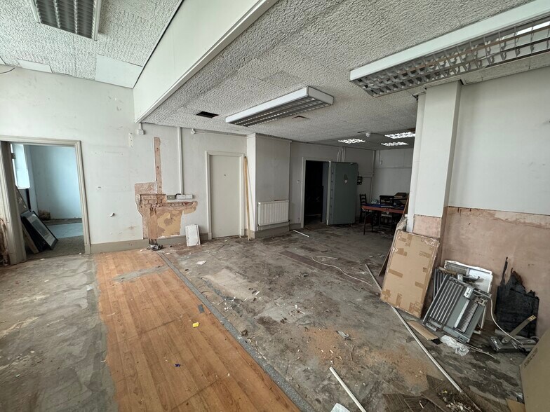 139-143 Queen St, Withernsea à vendre - Photo du bâtiment - Image 2 de 30