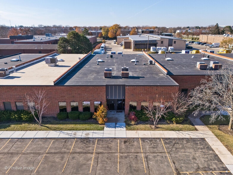 610-642 Anthony Trl, Northbrook, IL for sale - Building Photo - Image 3 of 29