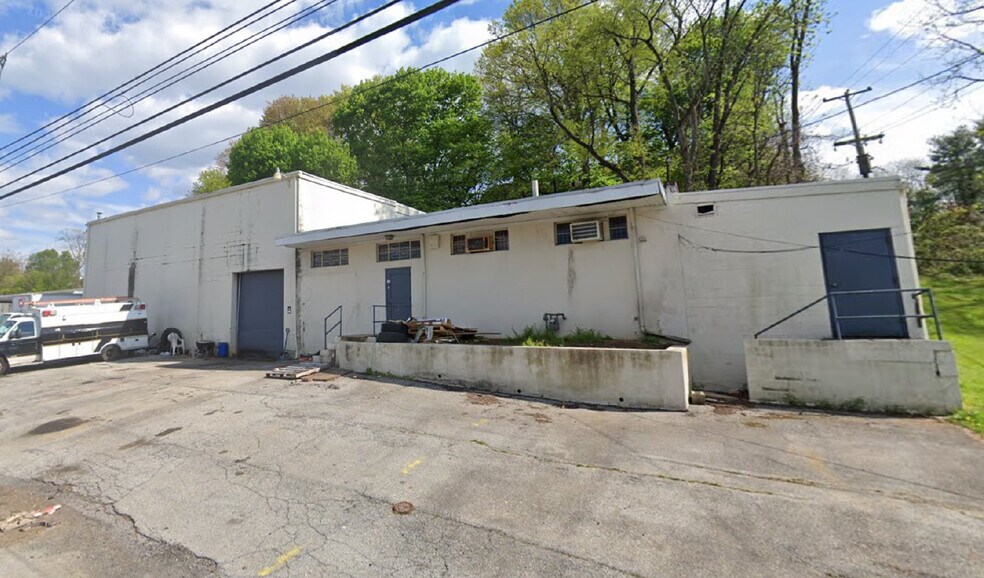 610 W Strasburg Rd, West Chester, PA for lease - Building Photo - Image 1 of 1