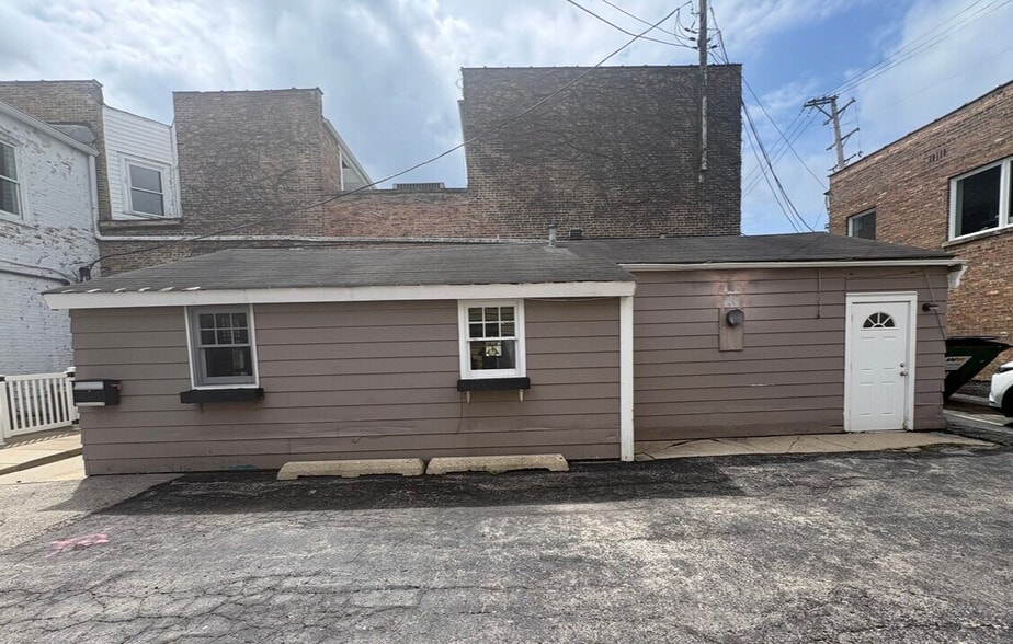 6 W 1st St, Hinsdale, IL for lease - Building Photo - Image 2 of 7