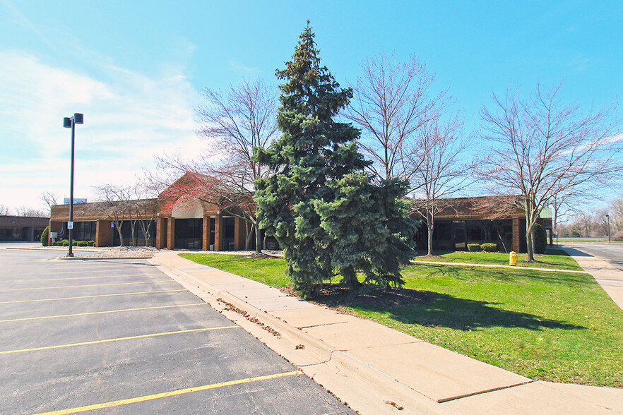 14661 Rotunda Dr, Dearborn, MI à vendre - Photo du bâtiment - Image 1 de 1