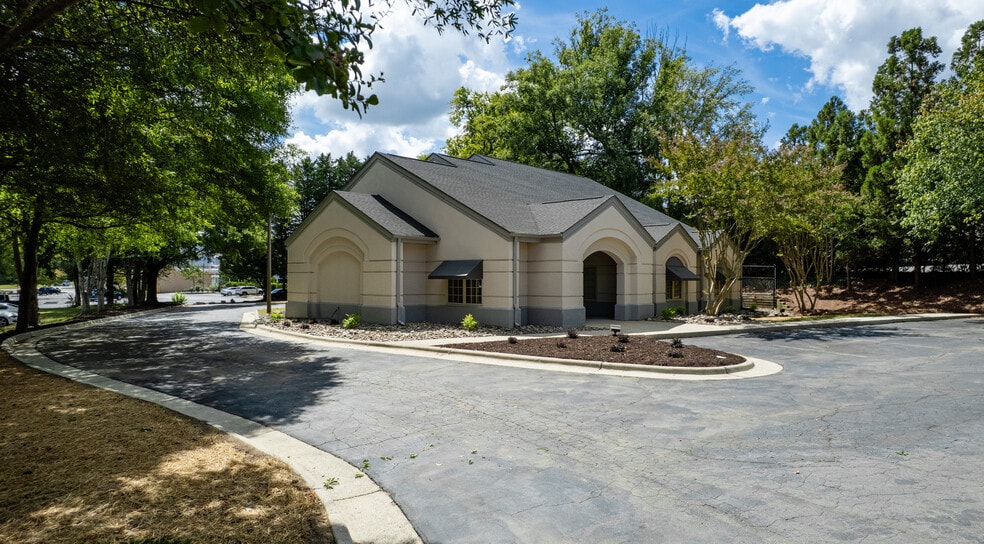 110 E Carver St, Durham, NC for lease - Building Photo - Image 2 of 17