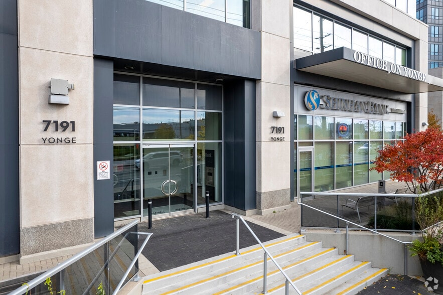 7191 Yonge St, Markham, ON à vendre - Photo du bâtiment - Image 3 de 50