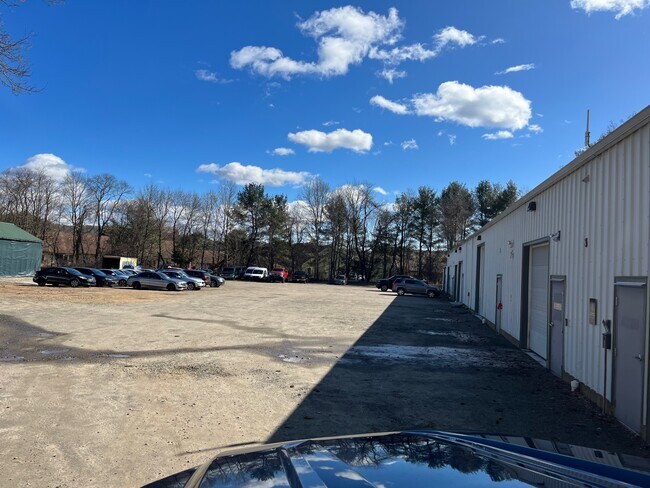 Plus de détails pour 65 Kingsbury Ave, Tolland, CT - Industriel à louer