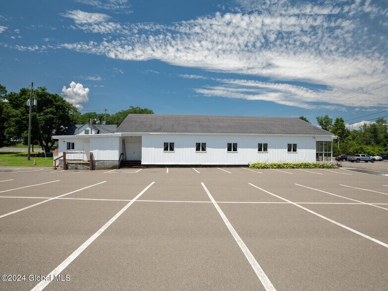 1006 NY-9H Rt, Ghent, NY à vendre - Photo du bâtiment - Image 2 de 10