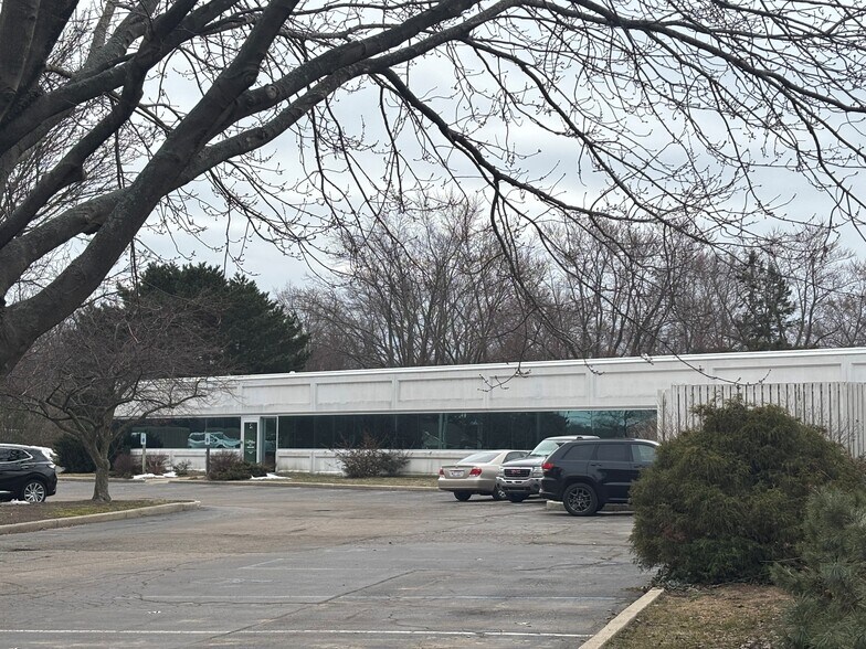 2500 Niles Rd, Saint Joseph, MI à louer - Photo du bâtiment - Image 2 de 24