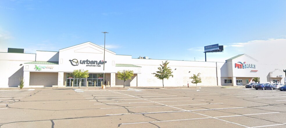 425-475 Bank St, Waterbury, CT à vendre - Photo du bâtiment - Image 1 de 3