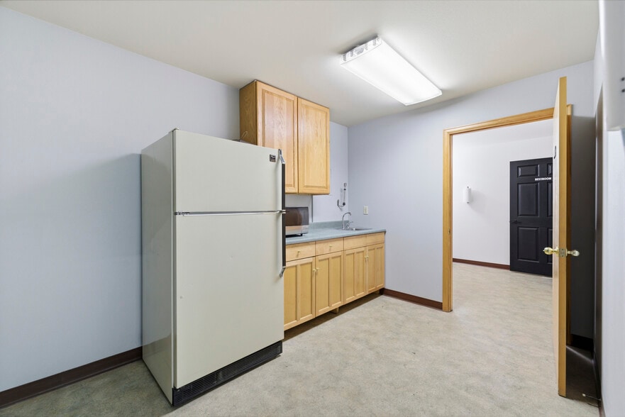 587-623 Denver Ave, Loveland, CO for lease - Interior Photo - Image 3 of 18