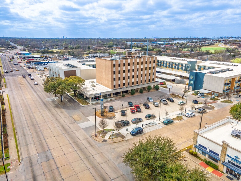 111 S Garland Ave, Garland, TX for sale - Building Photo - Image 2 of 9
