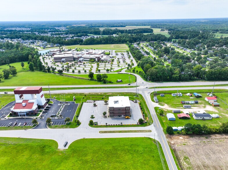 142 Paraclete Dr, Raeford, NC à louer - Photo du bâtiment - Image 3 de 17