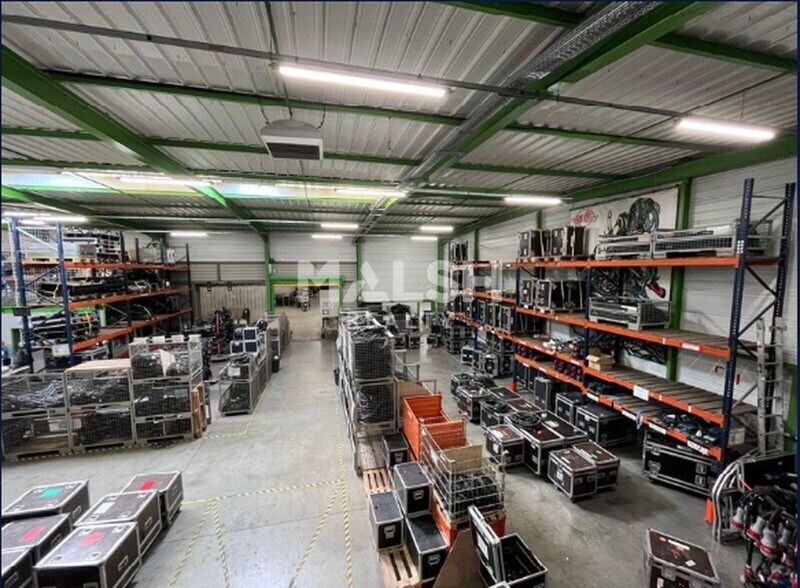 Flex in Chassieu for lease - Building Photo - Image 3 of 37