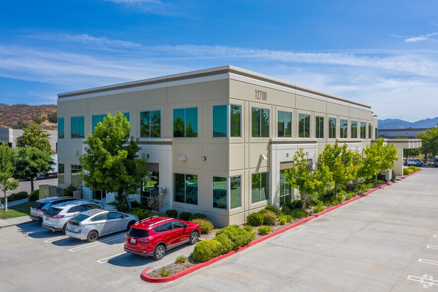 12700 Stowe Dr, Poway, CA à louer - Photo du bâtiment - Image 2 de 4