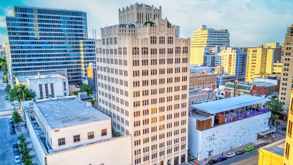 114 W 7th St, Austin, TX à louer - Photo du bâtiment - Image 1 de 13