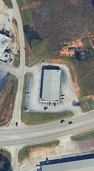 201 N Emerald Rd, Greenwood, SC à vendre - Photo du bâtiment - Image 3 de 6