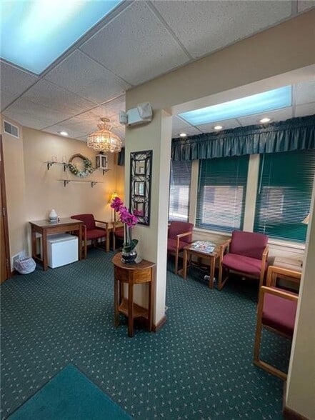 400 N Chestnut St, Derry, PA à vendre - Photo intérieure - Image 3 de 16