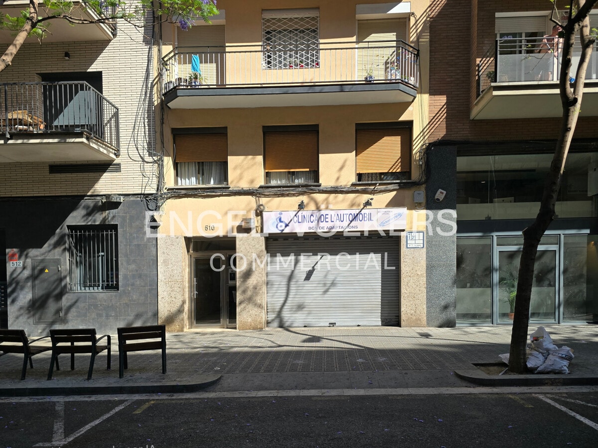 Barcelona, BAR 08027 - Unit - -  - Interior Photo - Image 2 of 17