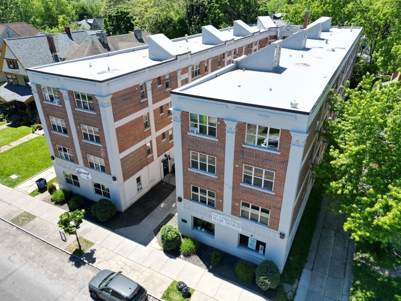 400 Elmwood Ave, Buffalo, NY à vendre - Photo du bâtiment - Image 2 de 28