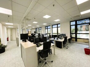 Office in Évry-Courcouronnes for lease Interior Photo- Image 2 of 6