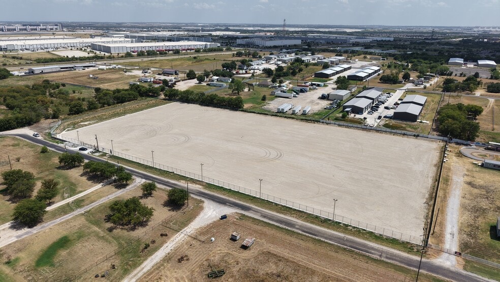 18000 J Cheshier Rd, Justin, TX for lease - Building Photo - Image 3 of 6