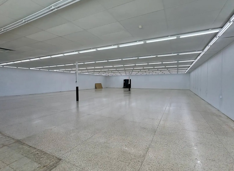 1558 M - 139, Benton Harbor, MI for lease - Building Photo - Image 2 of 5