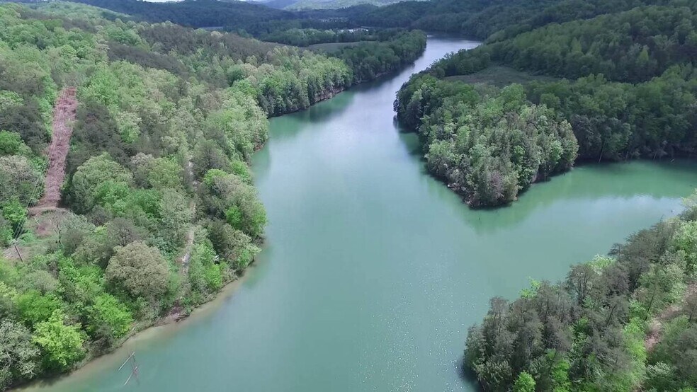 1581 Kentucky Rte 2275, Staffordsville, KY à vendre - Photo du bâtiment - Image 2 de 11